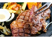 日本A5和牛岩烤牛排！老板：我价格是高级牛排馆的一半