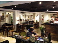 名人的店／张学友金曲奖杯在这里　吴建恒的巷弄咖啡馆