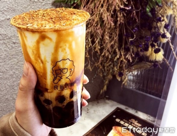 ▲良辰吉时新推啵爆黑糖厚鲜奶。（图／良辰吉时提供)