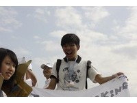 独／高墙倒下！张良伊通过决选　当选联合国青年代表