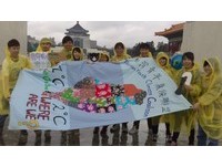 “时代转动台湾没进步！”　青年前进卡达争取“未来”