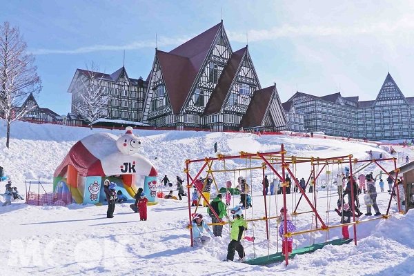 新年寒假全家出国赏雪五大人气滑雪景点住宿超美