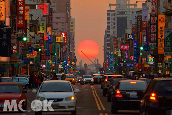 悬日奇景现身台湾市府封街邀游客捕捉美景