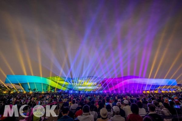 媲美新北耶诞城亚洲最大3D光雕秀南台湾免费看