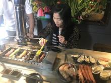 不怕肉焦了！懒人自动旋转烧烤 进军新竹