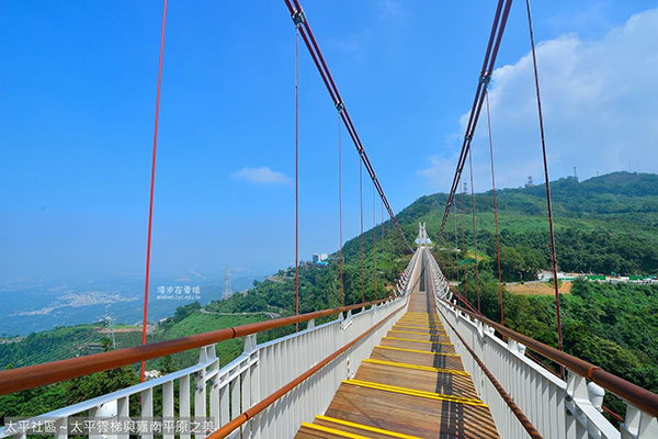 全国最长太平云梯登场四大旅游行程不能错过