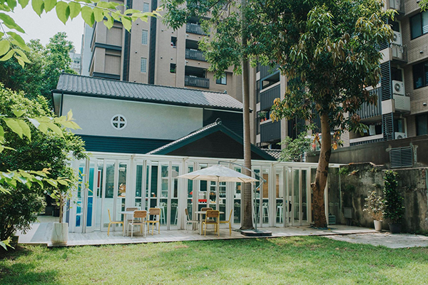 日式老宅玻璃屋餐厅50坪草皮户外音乐会