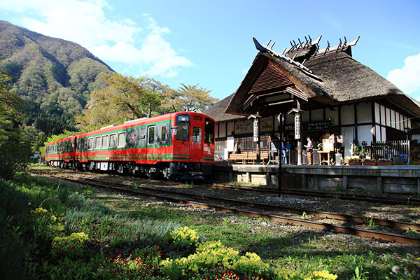 缩小版合掌村铁道名所日本唯一茅葺屋车站