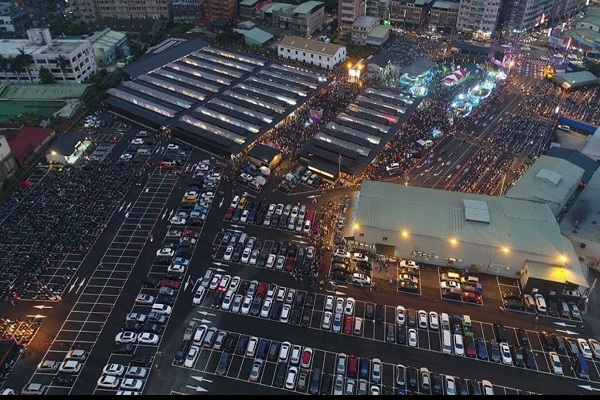 全新北台湾最大夜市1万5千坪超过450摊