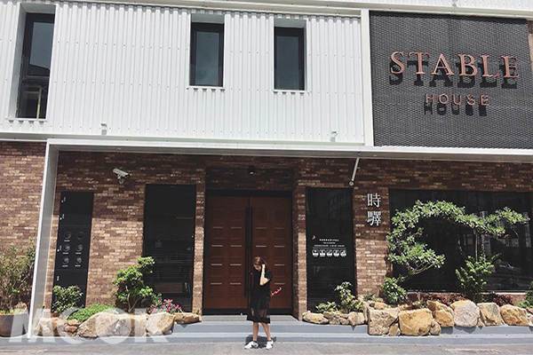 住进时尚货柜屋里台南设计新旅店媲美日本