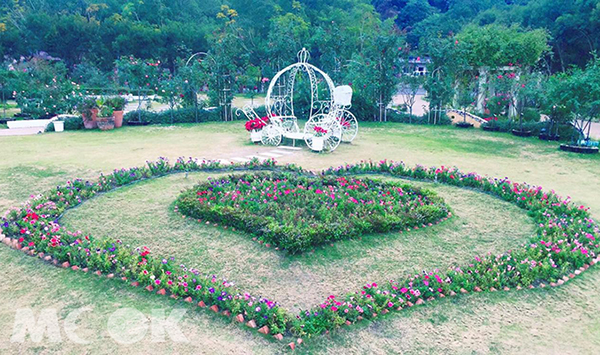 双心玫瑰造景好浪漫6千坪欧风庄园拍不完