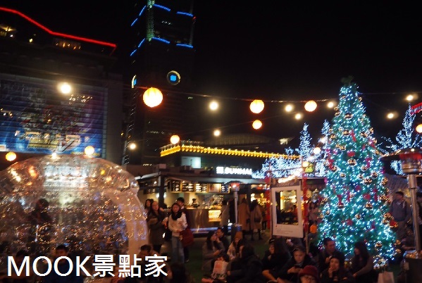 货柜美食市集新春应景气垫极光屋吸睛