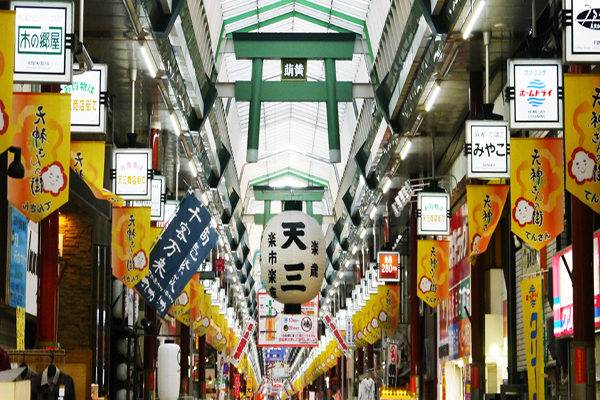 平价特色美食吃到饱日本第一长商店街