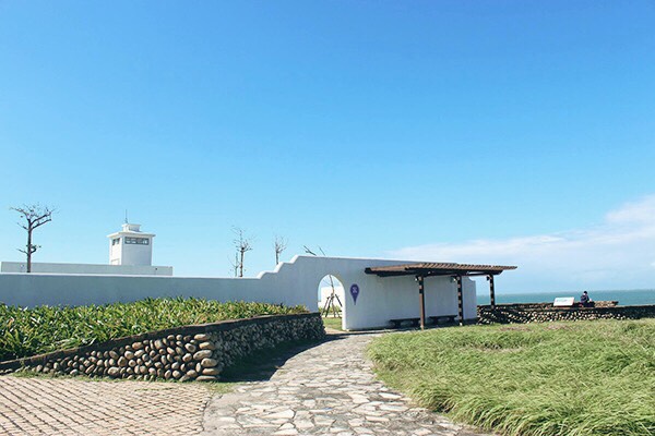 废弃军营转变热拍新据点北海岸纯白希腊建筑