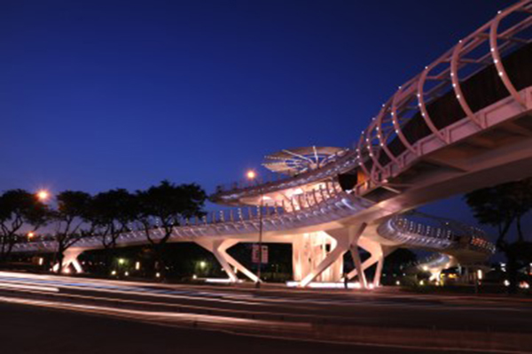 破风赏尽高雄港都夜景全台最美空中自行车道