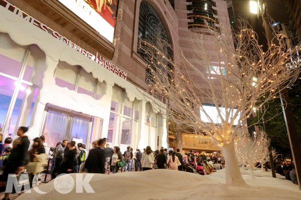 一尝下雪的滋味时代广场的白色圣诞