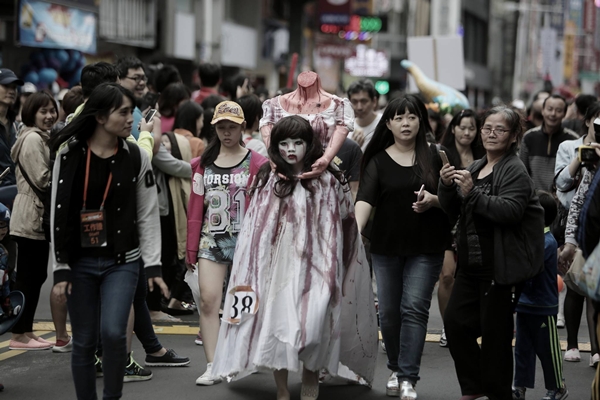 万圣大搞鬼府中商圈成台版阴尸路