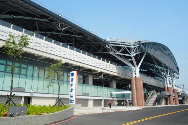 台中火车站铁路高架化新站启用亮点多