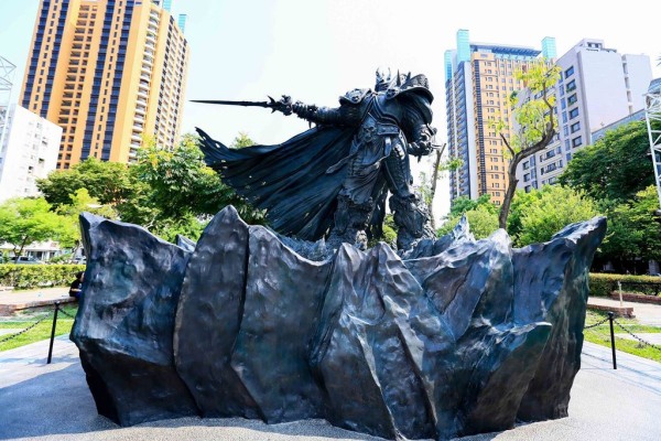 亚洲首座阿萨斯雕像现身台中草悟道