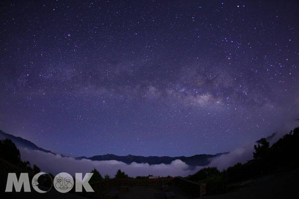 观星热阿里山夏日高空看银河