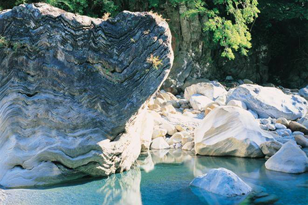 太鲁阁春节限定免费专车畅游山谷美景