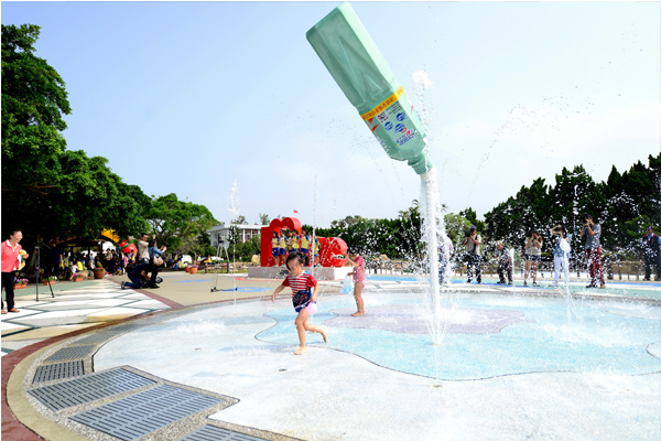 泡脚戏水新去处通霄亲水广场冷热水免费玩