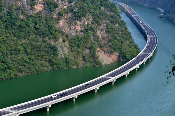 不只飞上天中国最美水上公路吸睛