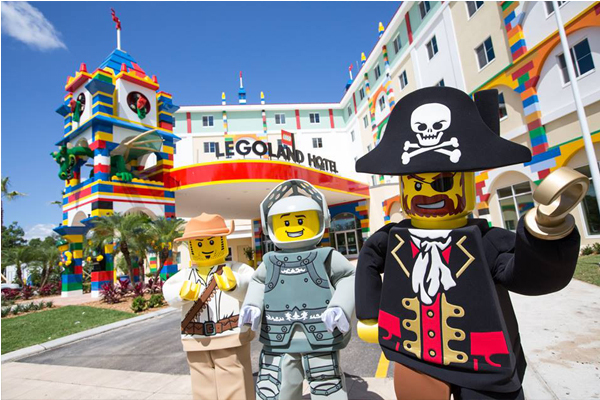变身LEGO积木人乐高主题旅馆色彩超缤纷