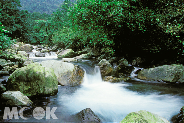 宜兰松罗步道漫步自然山林绿旅行