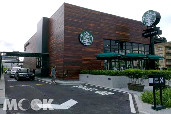 全台第二家星巴克得来速台中话题咖啡馆