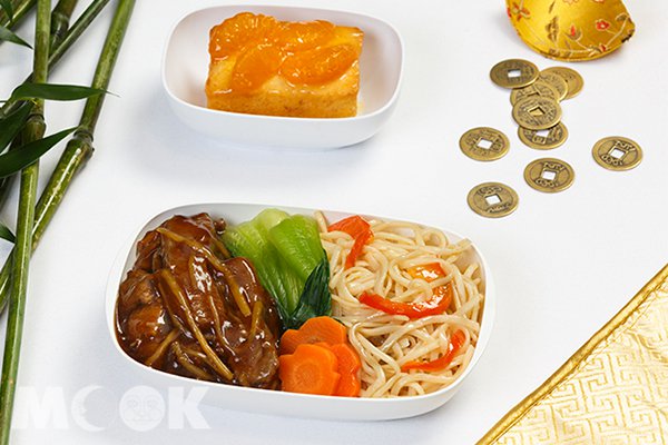 期间限定春节套餐！阿联酋机上餐点喜气洋洋