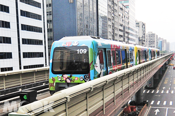 圆仔带路玩动物园超萌彩绘列车今启动