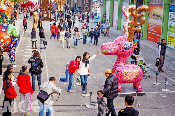 【周四赏艺文】2013FORMOSA雕塑双年展高雄驳二登场