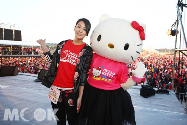 HelloKittyRun疯路跑万人展现甜美力量