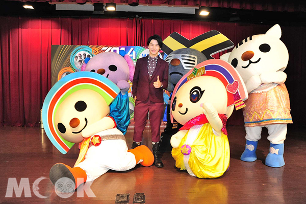 高雄跨年夜五月天开场214秒三层烟火梦时代绽放