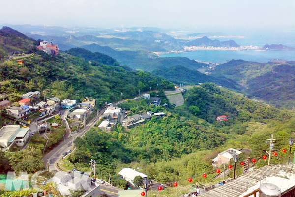 北海岸泡汤去！金山、万里、九份温泉美食指南