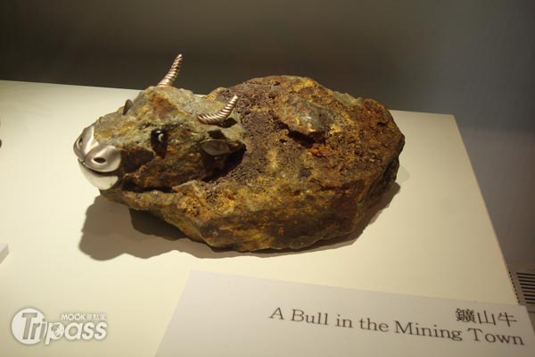 黄金博物馆艺术家特展展出山城故事之美