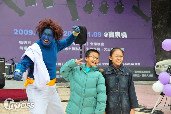 台版yG园祭妖怪现身关子岭拉山车踩街