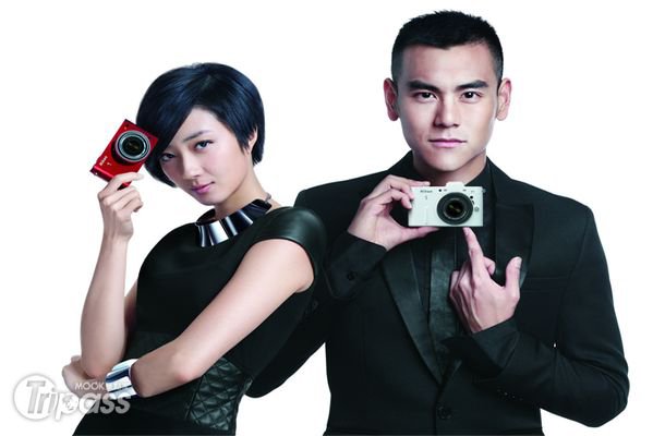 Nikon彭于晏、桂纶镁双代言D3200全新发表