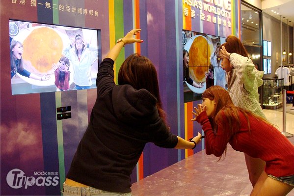 在台北与刘德华相拥！扩展实境体验动态游香港