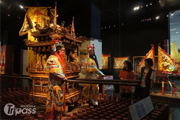 东港迎王特展纯金龙袍现身台中科博馆