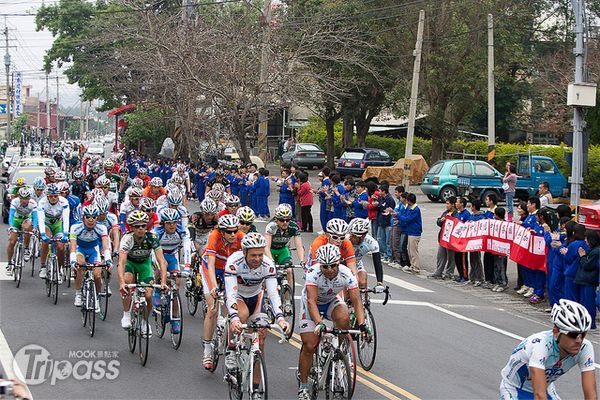 2012国际自由车环台公路大赛3/10开骑