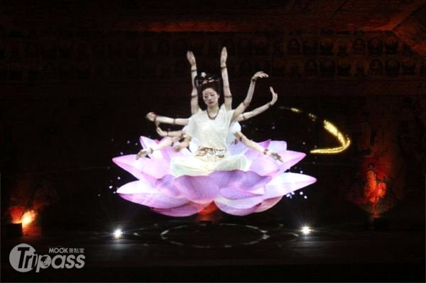 飞天仙女起舞、佛陀打手印敦煌壁画“绘动”开展