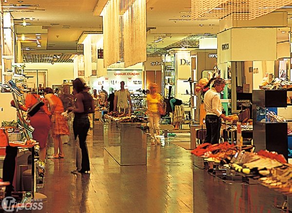 走进巴黎时尚殿堂精品购物2日游