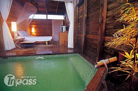 独栋木造汤屋～香草花源温泉民宿