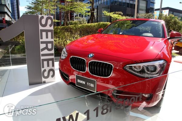 台北跨年龙来玩养蛋抽BMW！