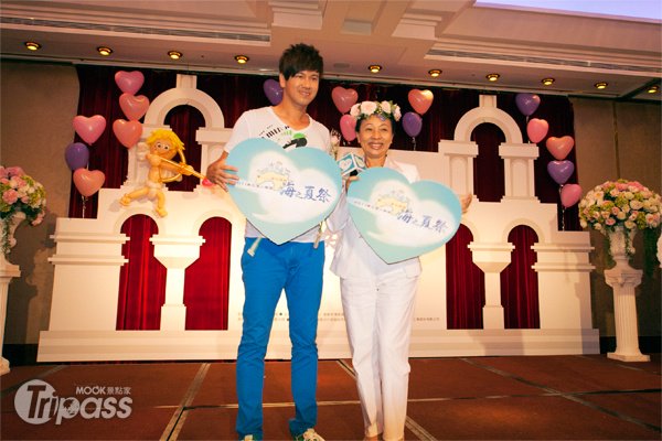 嘉义“东石海之夏祭”七夕开幕送金链