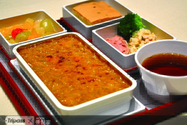 华航全新机上餐，推君品“台湾美食飨宴”