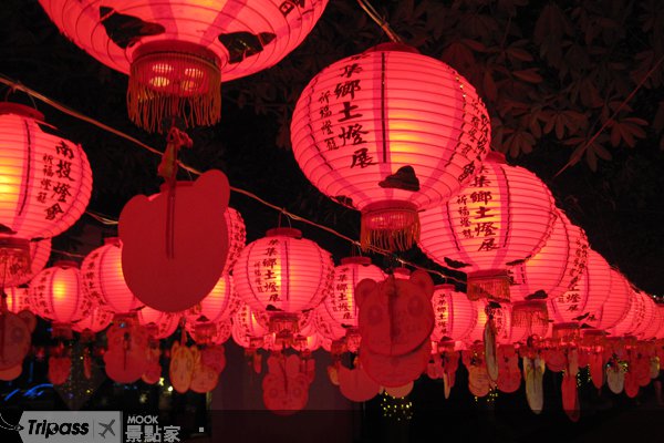 集集亮起来，“千灯赐福灯廊”吸睛