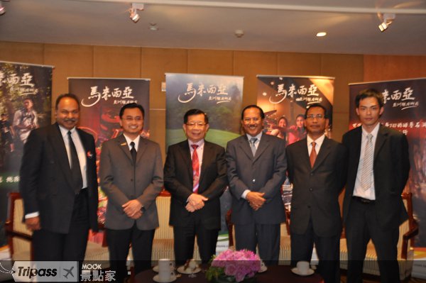 搭乘丛林行动列车，体验砂劳越生态之美
